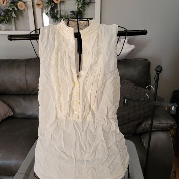 Banana Republic Tops - Ladies Lightweight Lonf Sleeveless Tunic